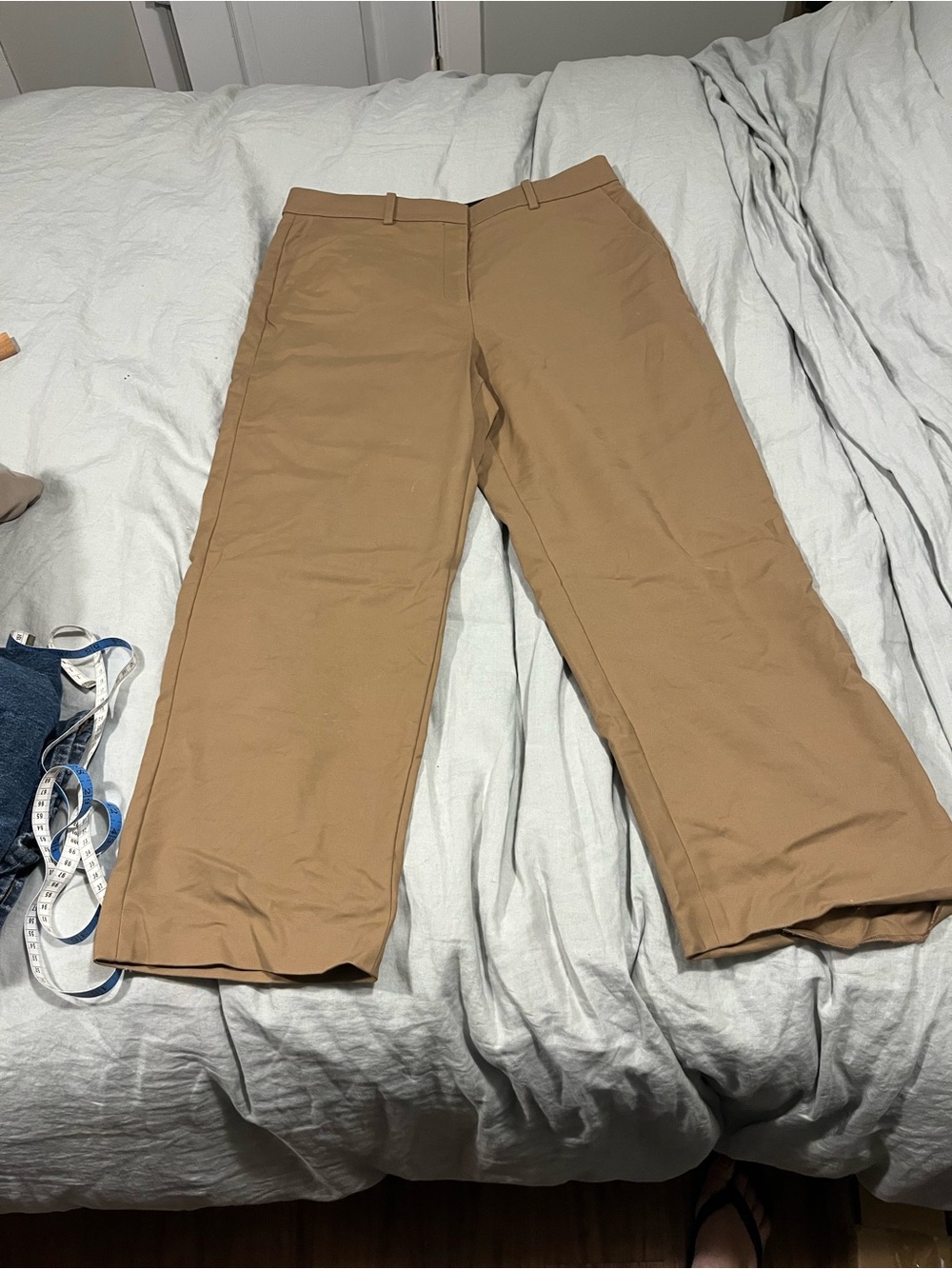 Theory Women’s Straight-Leg Pants in Tan
